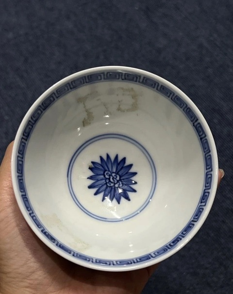 古玩陶瓷花果紋青花碗真品鑒賞圖