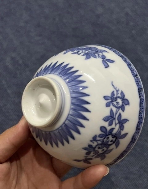 古玩陶瓷花果紋青花碗真品鑒賞圖