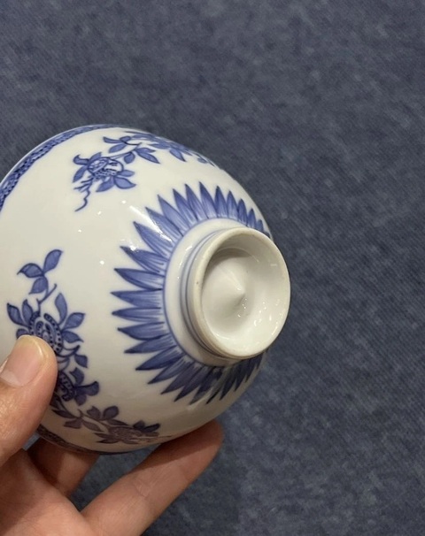 古玩陶瓷花果紋青花碗真品鑒賞圖