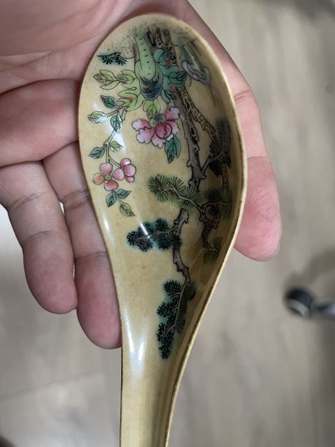 古玩陶瓷松鶴紋粉彩湯勺真品鑒賞圖