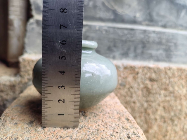 古玩陶瓷龍泉青瓷水盂真品鑒賞圖