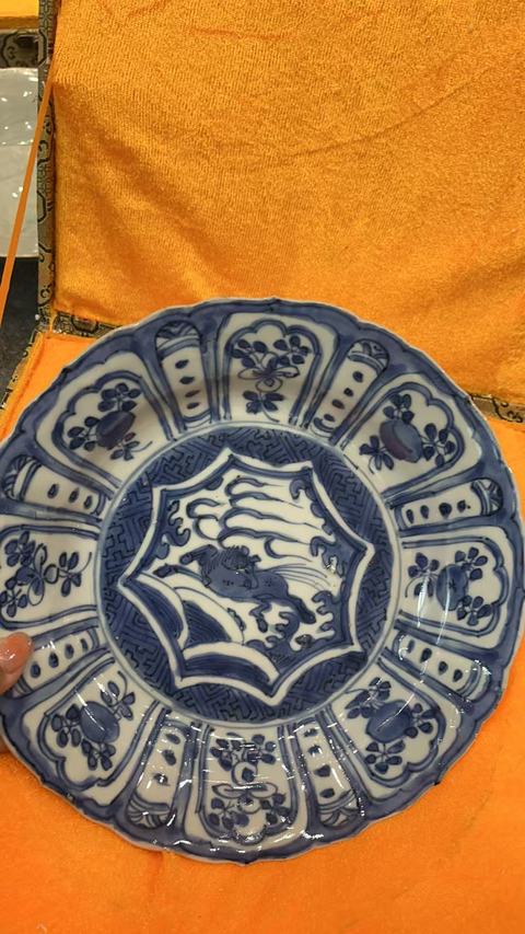 古玩陶瓷天馬紋青花盤真品鑒賞圖