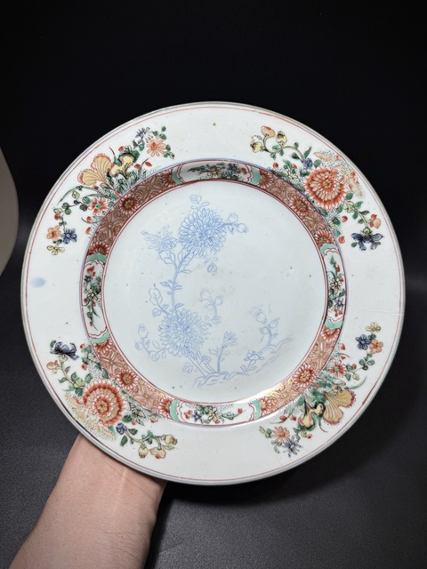 古玩陶瓷青花五彩花卉紋盤真品鑒賞圖