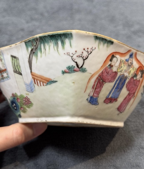 古玩陶瓷人物紋粉彩碗真品鑒賞圖