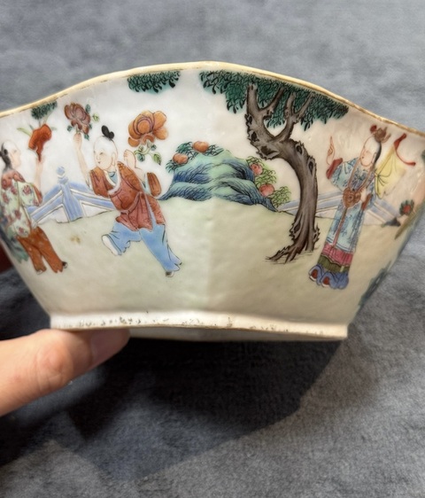 古玩陶瓷人物紋粉彩碗真品鑒賞圖