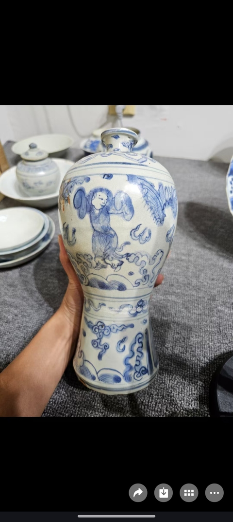 古玩陶瓷人物紋青花梅瓶真品鑒賞圖