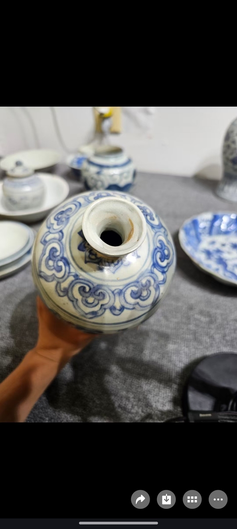 古玩陶瓷人物紋青花梅瓶真品鑒賞圖