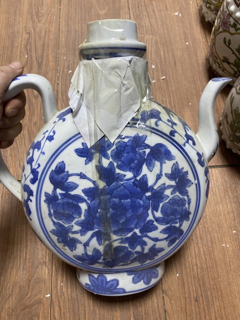 古玩陶瓷青花執壺真品鑒賞圖