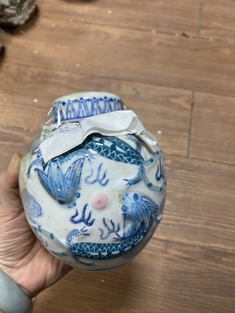 古玩陶瓷龍紋蓋罐真品鑒賞圖