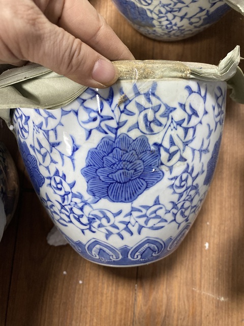 古玩陶瓷花卉紋蓋罐真品鑒賞圖
