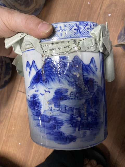 古玩陶瓷山水紋青花蓋罐真品鑒賞圖