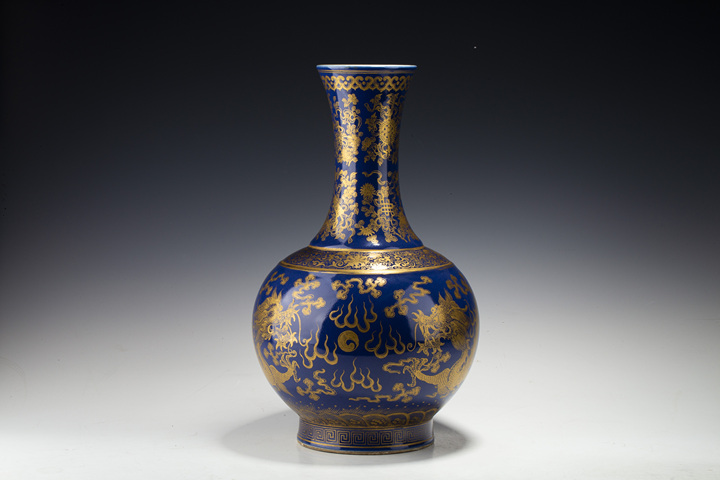 古玩陶瓷晚清·藍(lán)釉描金雙龍戲珠紋賞瓶拍賣，當(dāng)前價(jià)格8964元
