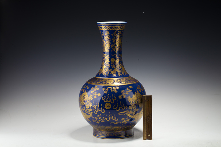 古玩陶瓷晚清·藍(lán)釉描金雙龍戲珠紋賞瓶拍賣，當(dāng)前價(jià)格8964元