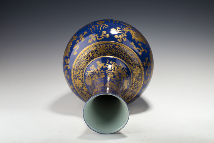 古玩陶瓷晚清·藍(lán)釉描金雙龍戲珠紋賞瓶拍賣，當(dāng)前價(jià)格8964元