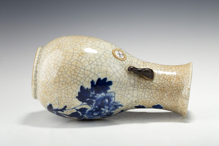 古玩陶瓷清晚·哥釉青花鳳凰牡丹紋象耳瓶真品鑒賞圖