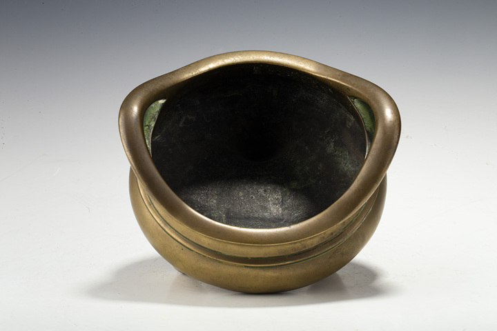 古玩銅器清晚·銅橋耳三足爐真品鑒賞圖