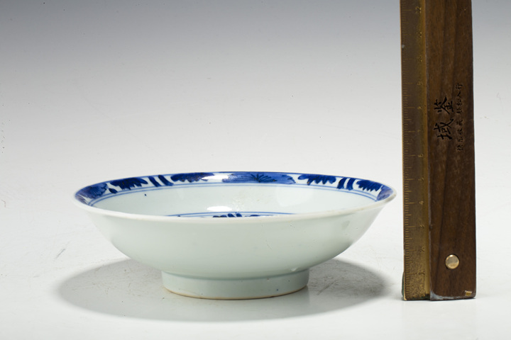 古玩陶瓷清康熙·青花纏枝花卉紋盤真品鑒賞圖