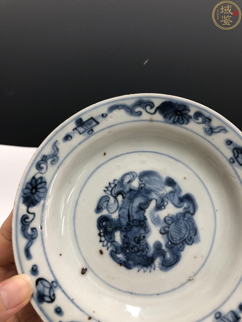 古玩陶瓷萬歷·青花獅子繡球紋折沿盤拍賣,當前價格3800元