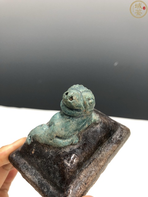 古玩陶瓷明代·法華彩模印瑞獸紋冠耳爐拍賣，當前價格1800元