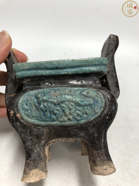 古玩陶瓷明代·法華彩模印瑞獸紋冠耳爐拍賣，當前價格1800元