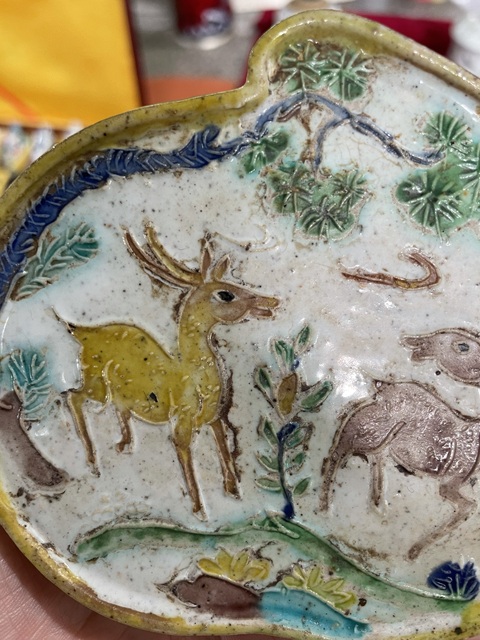 古玩陶瓷鹿紋桃型盤真品鑒賞圖