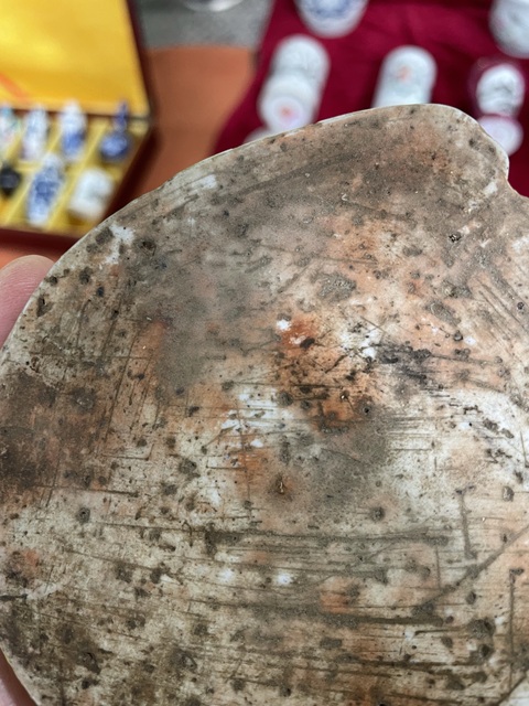 古玩陶瓷鹿紋桃型盤真品鑒賞圖