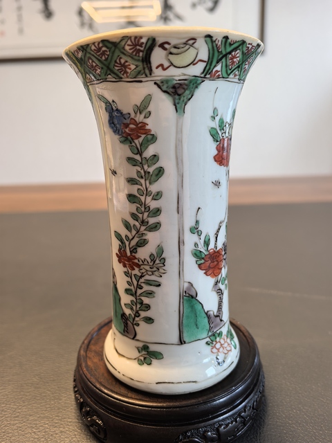 古玩陶瓷五彩花卉紋花觚真品鑒賞圖