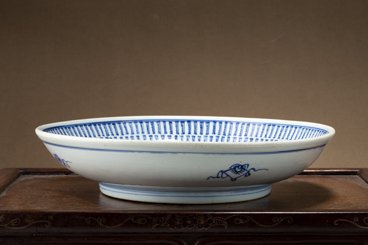 古玩陶瓷清乾隆·青花壽字紋大盤真品鑒賞圖