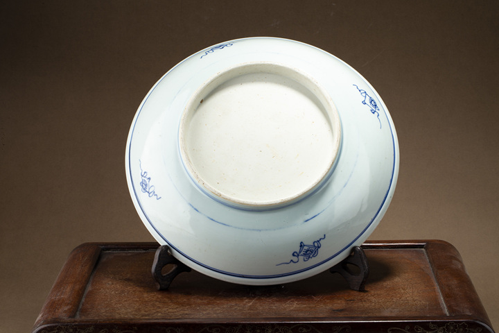 古玩陶瓷清乾隆·青花壽字紋大盤真品鑒賞圖