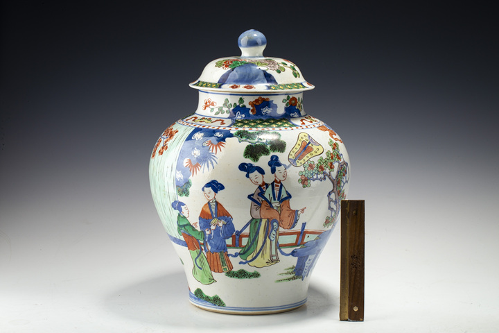 古玩陶瓷清晚·青花五彩仕女圖將軍罐真品鑒賞圖