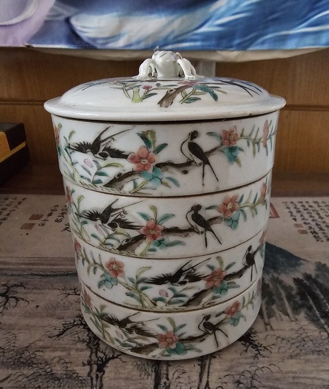 古玩陶瓷花鳥(niǎo)紋粉彩疊盒真品鑒賞圖