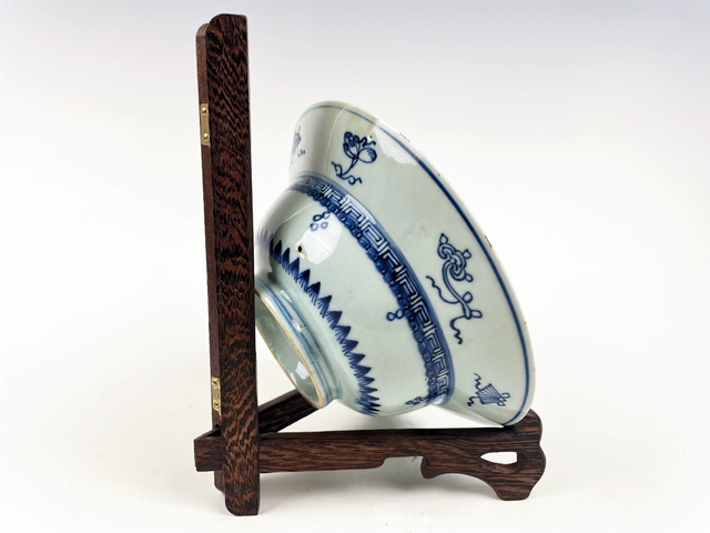 古玩陶瓷清康熙·青花八寶折沿大碗拍賣，當(dāng)前價(jià)格0元