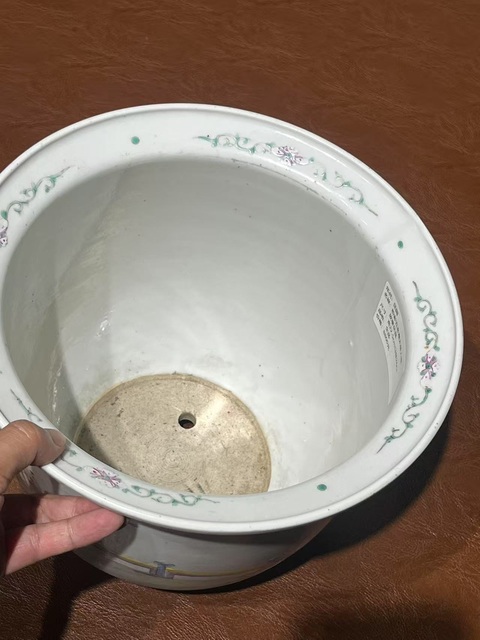 古玩陶瓷粉彩人物故事花盆拍賣，當前價格16000元