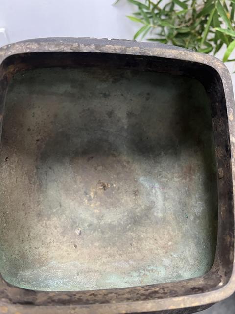 古玩銅器鼎式熏爐真品鑒賞圖