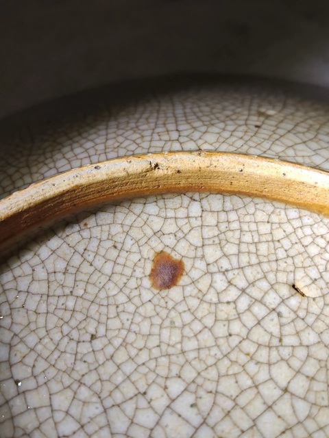 古玩陶瓷哥釉地青花盤真品鑒賞圖