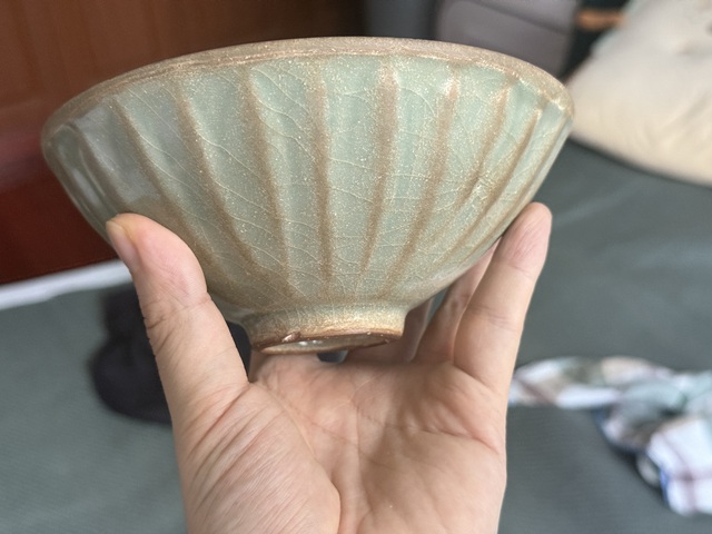 古玩陶瓷南宋龍泉碗蓮瓣碗真品鑒賞圖