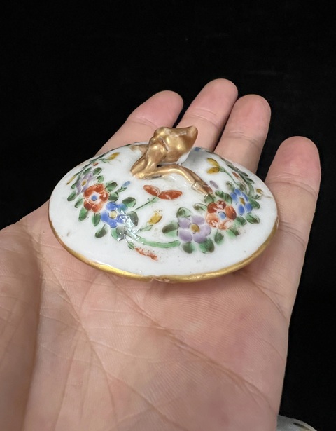 古玩陶瓷廣彩人物花鳥(niǎo)茶壺拍賣，當(dāng)前價(jià)格1500元