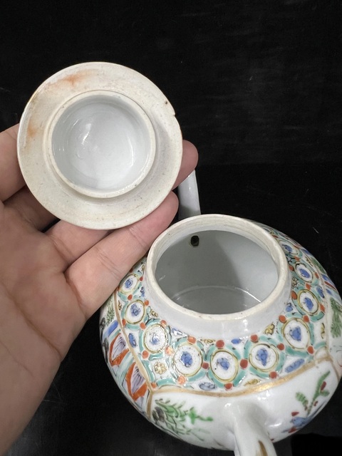 古玩陶瓷廣彩人物花鳥(niǎo)茶壺拍賣，當(dāng)前價(jià)格1500元