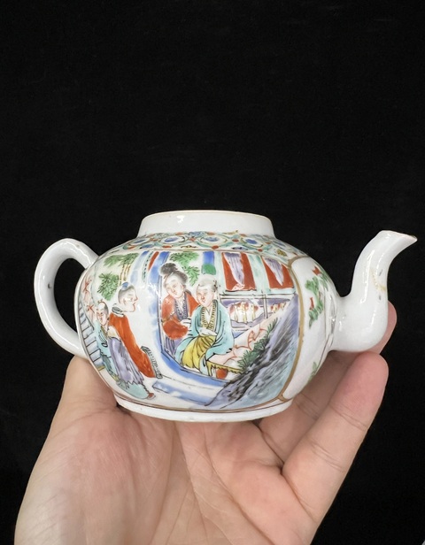 古玩陶瓷廣彩人物花鳥(niǎo)茶壺拍賣，當(dāng)前價(jià)格1500元