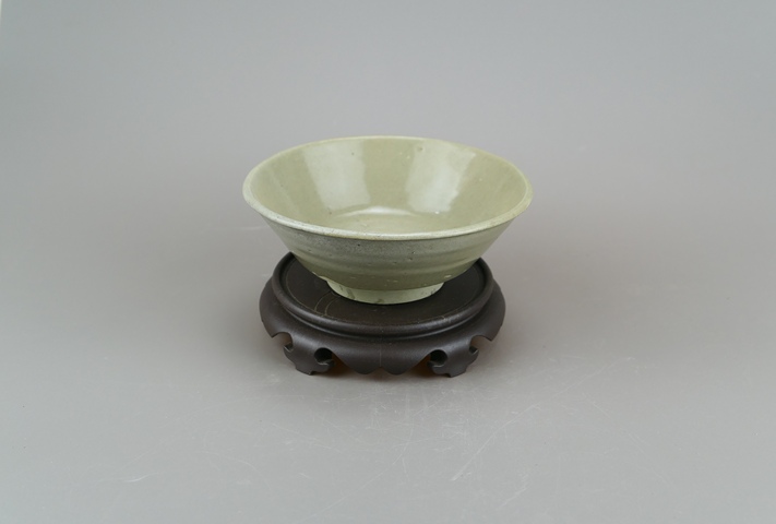 古玩陶瓷明代.龍泉青瓷唇口碗(1368年-1644年)拍賣,當前價格580元