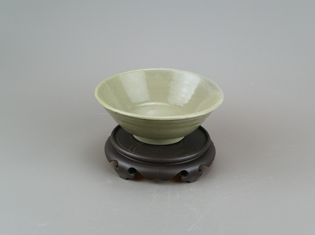 古玩陶瓷明代.龍泉青瓷唇口碗(1368年-1644年)拍賣,當前價格580元