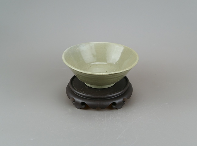 古玩陶瓷明代.龍泉青瓷唇口碗(1368年-1644年)拍賣,當前價格580元