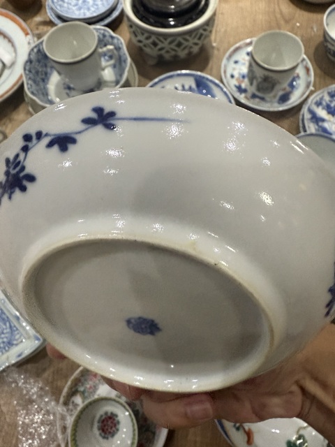 古玩陶瓷乾隆青花西洋人物盤真品鑒賞圖