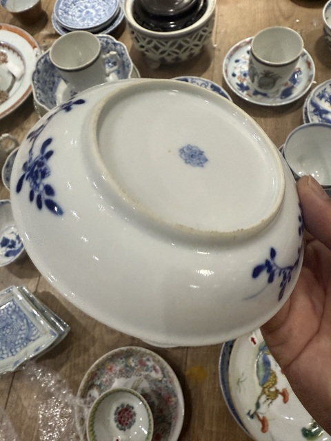 古玩陶瓷乾隆青花西洋人物盤真品鑒賞圖