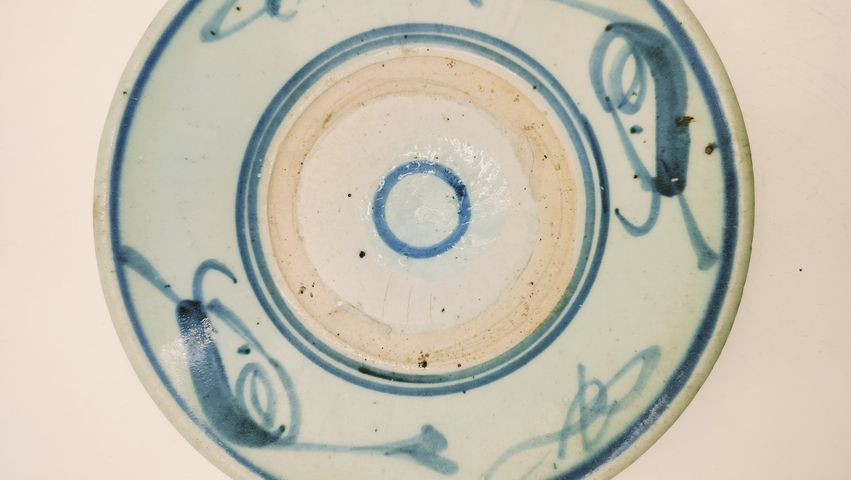 古玩陶瓷青花花卉紋盤真品鑒賞圖