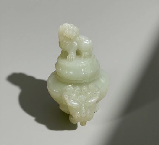 古玩玉器獅扭龍耳玉爐真品鑒賞圖