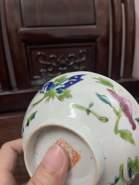 古玩陶瓷粉彩花卉蝴蝶紋碗拍賣,當前價格980元