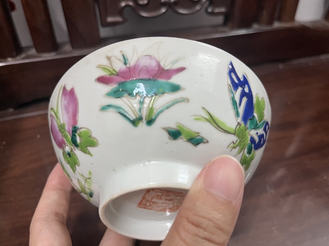 古玩陶瓷粉彩花卉蝴蝶紋碗拍賣,當前價格980元