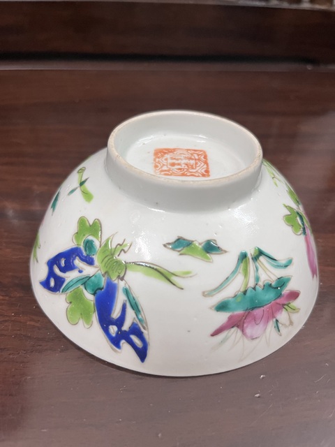 古玩陶瓷粉彩花卉蝴蝶紋碗拍賣,當前價格980元