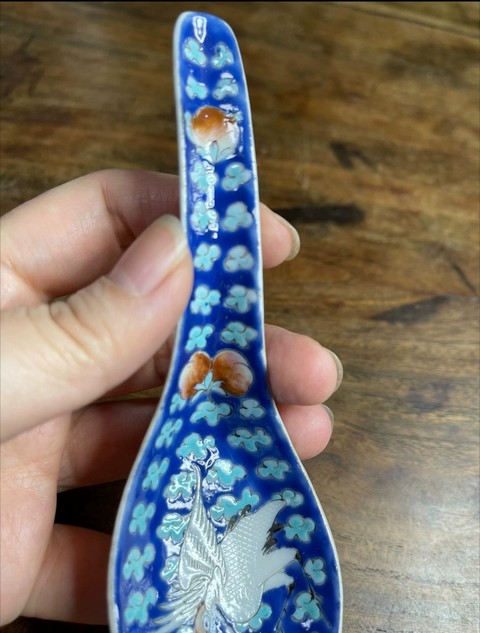 古玩陶瓷藍地粉彩鶴紋勺子拍賣，當前價格1500元